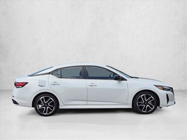 Used 2025 Nissan Sentra SR FWD image 4