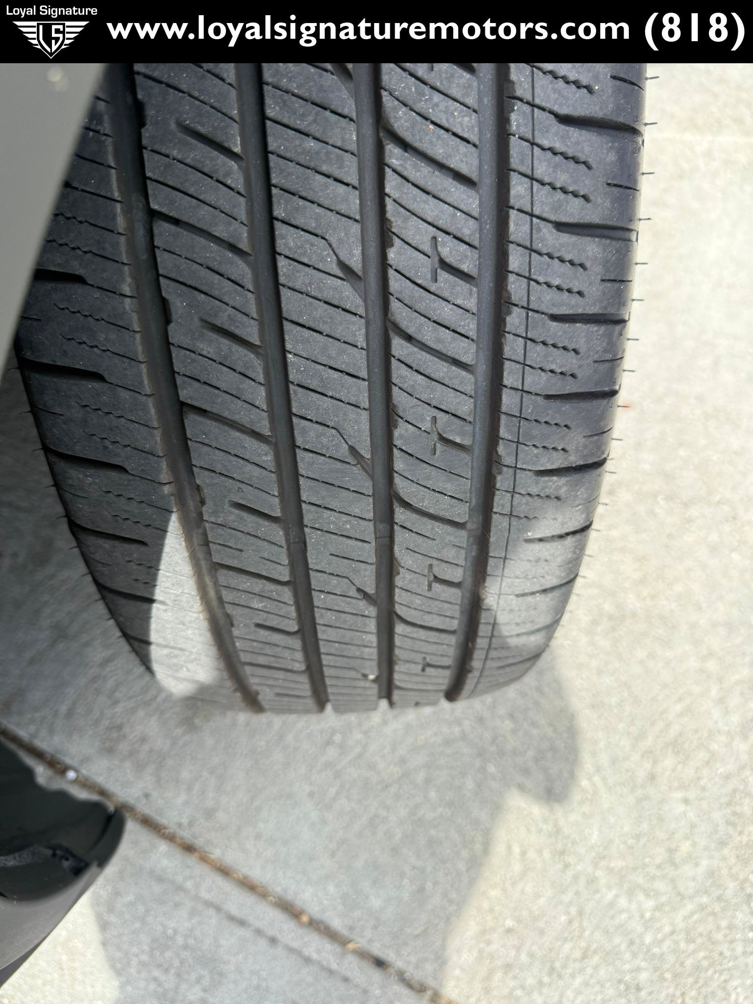 Used 2018 Toyota C-HR XLE FWD image 28