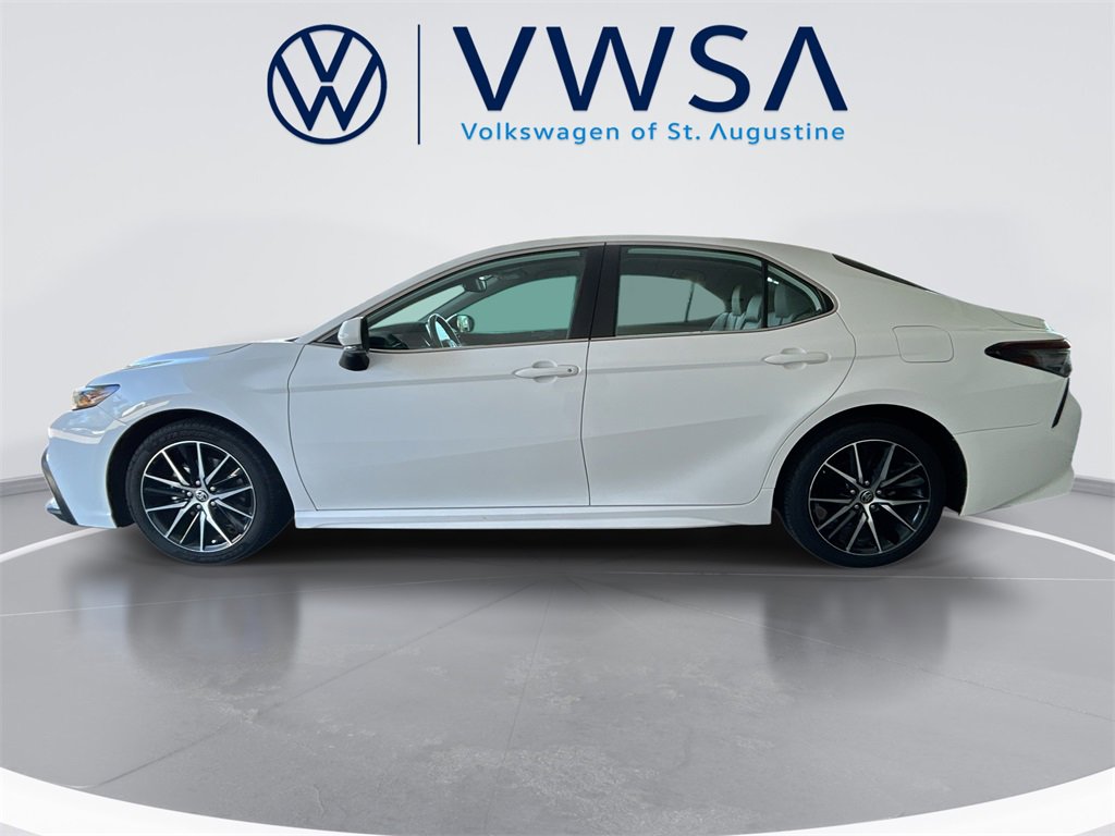 Used 2024 Toyota Camry SE w/ Convenience Package image 4