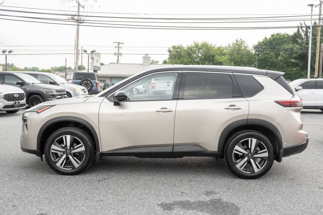 Used 2025 Nissan Rogue SL w/ SL Premium Package AWD/4WD image 8
