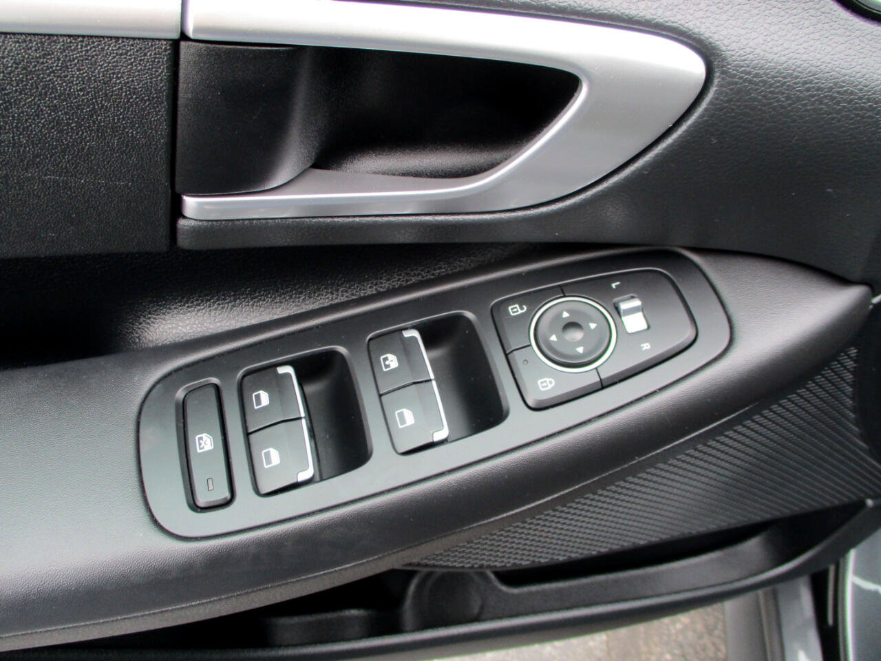 Used 2022 Hyundai Sonata SE w/ Cargo Package image 25