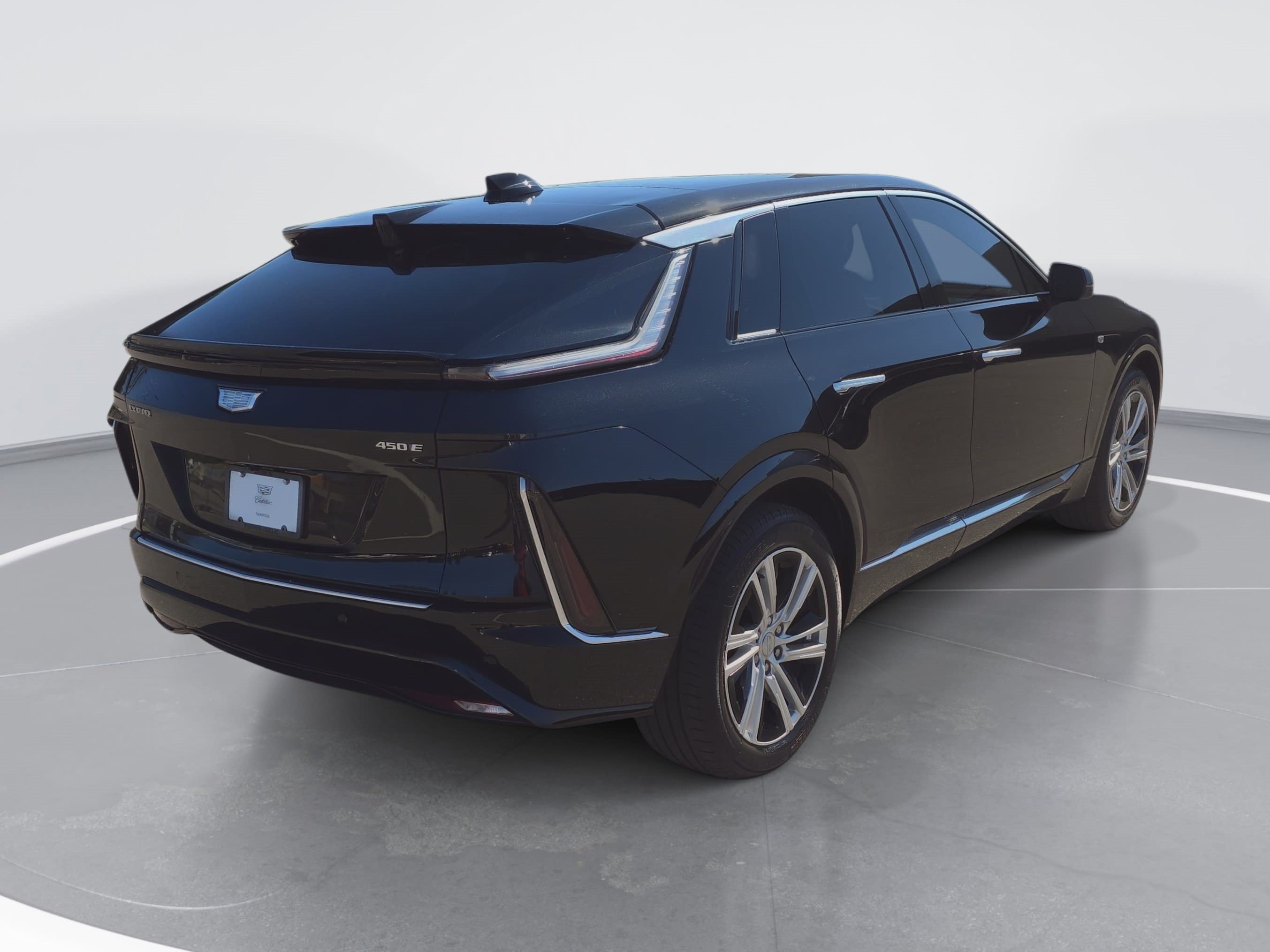 Certified 2024 Cadillac Lyriq Tech RWD image 3