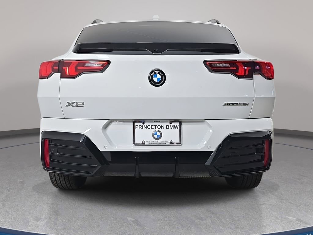 Used 2025 BMW X2 xDrive28i w/ Technology Package image 7
