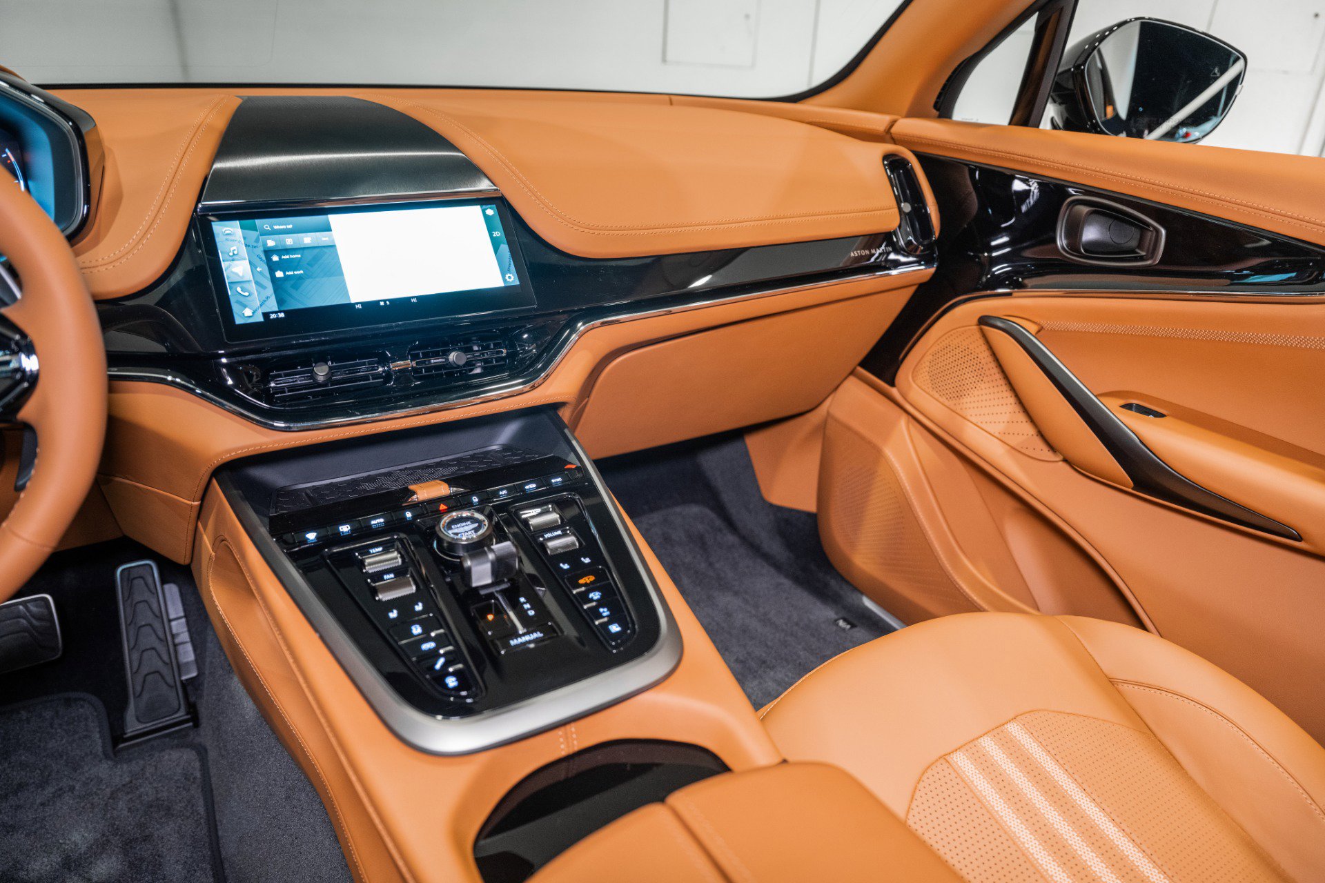 New 2026 Aston Martin DBX 707 image 24