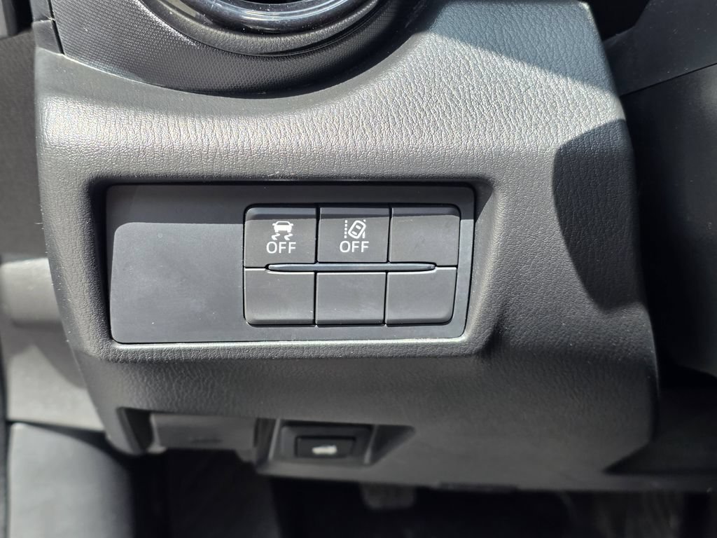 Used 2021 MAZDA MX-5 Miata RF Club RWD image 17