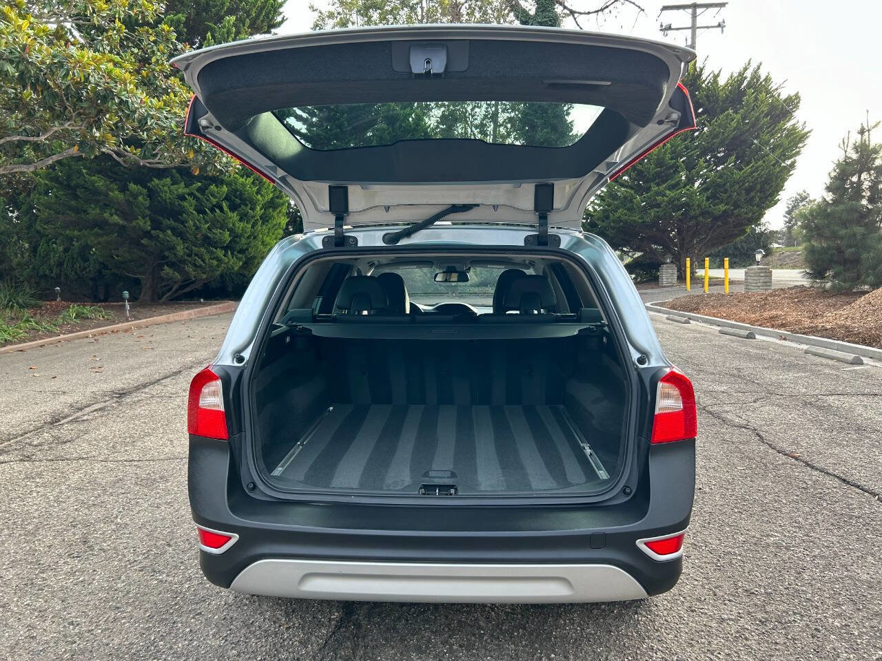 Used 2013 Volvo XC70 3.2 image 31