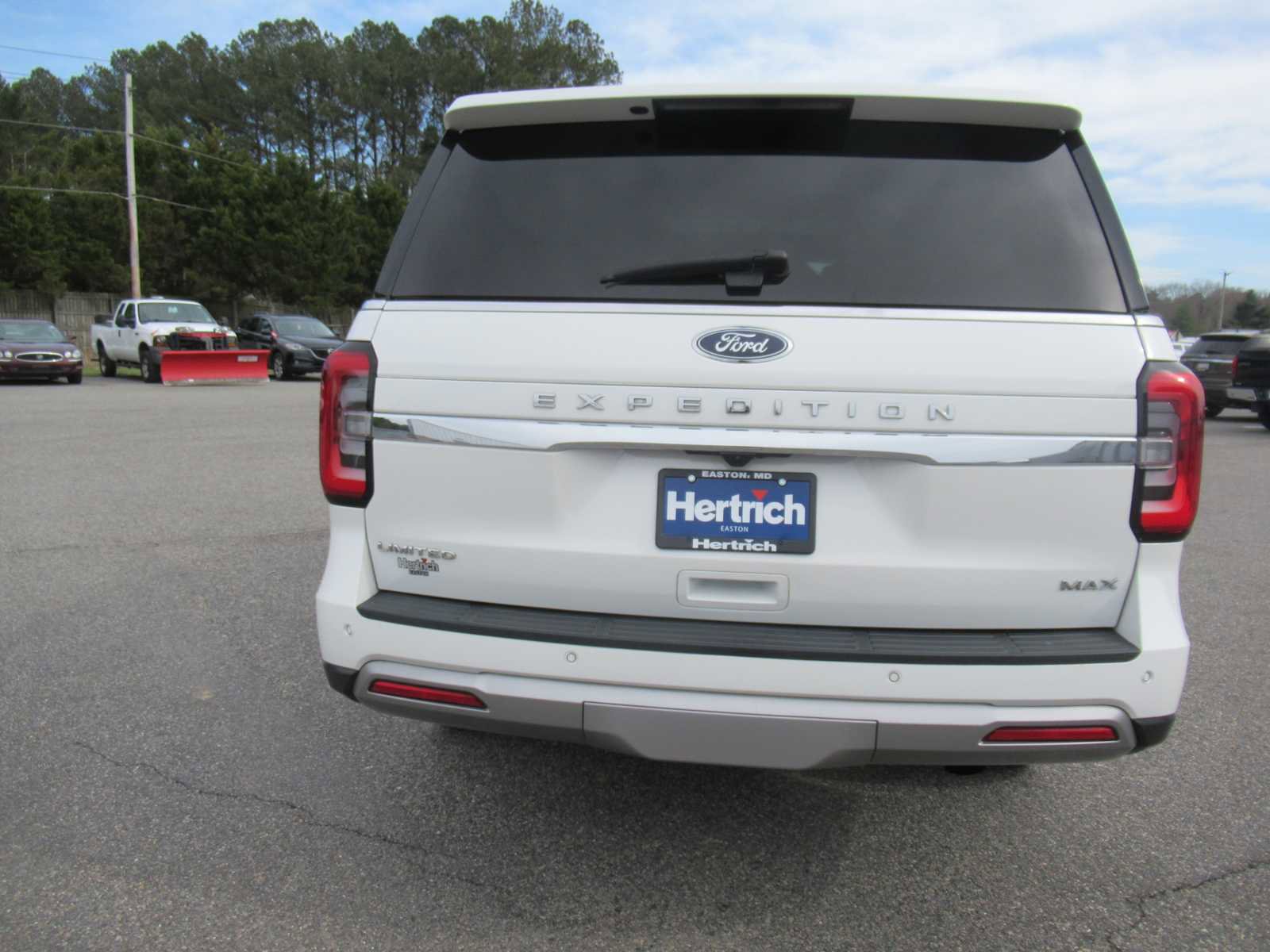 Used 2022 Ford Expedition Max Limited image 6