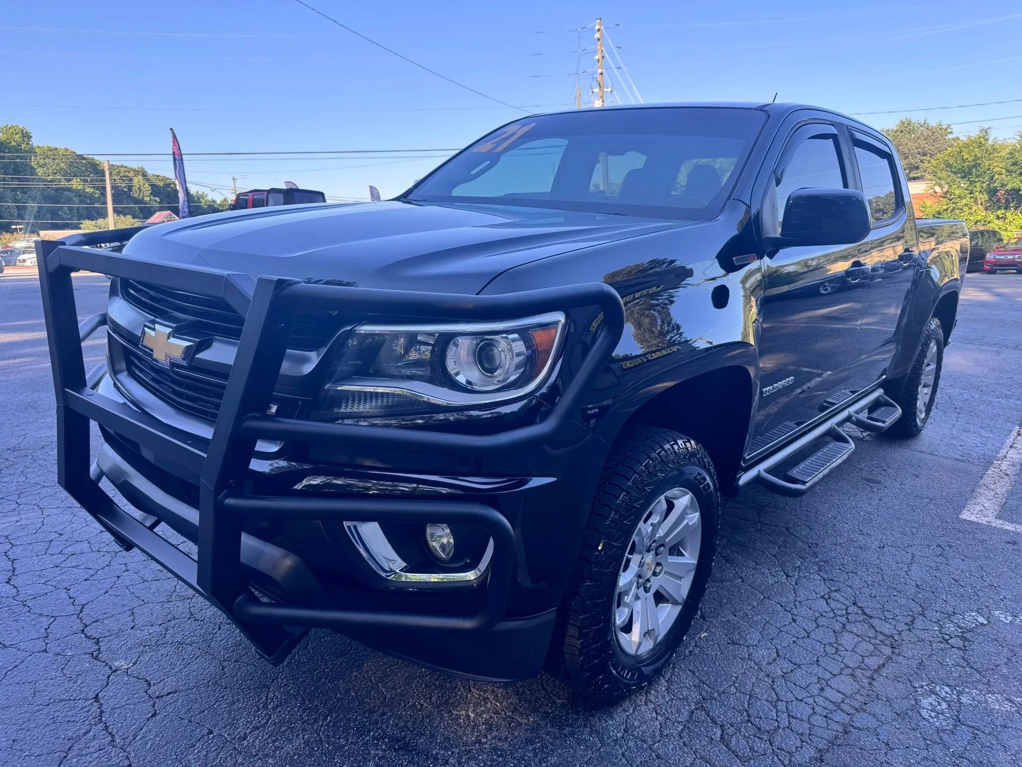 Used 2019 Chevrolet Colorado Z71 AWD/4WD image 3