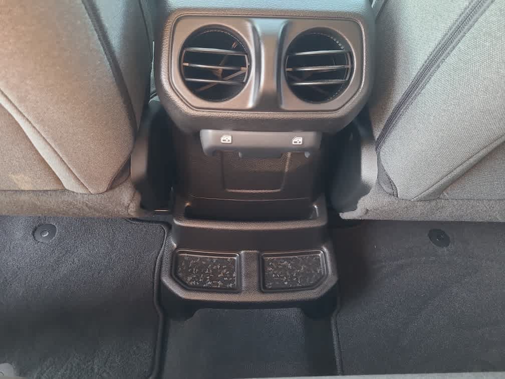 Used 2024 Jeep Wrangler Unlimited w/ Convenience Group AWD/4WD image 23