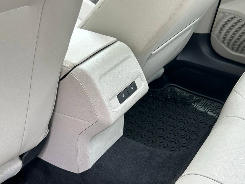 Used 2019 Volkswagen Jetta SE w/ Cold Weather Package image 37