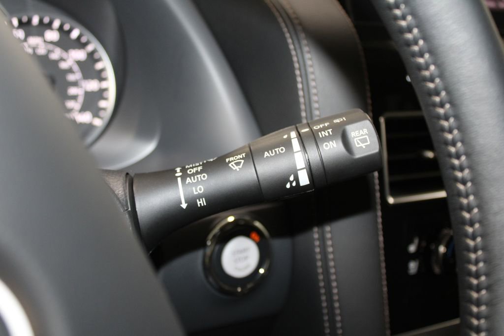 Used 2024 Nissan Armada Platinum w/ Captain's Chairs Package image 43