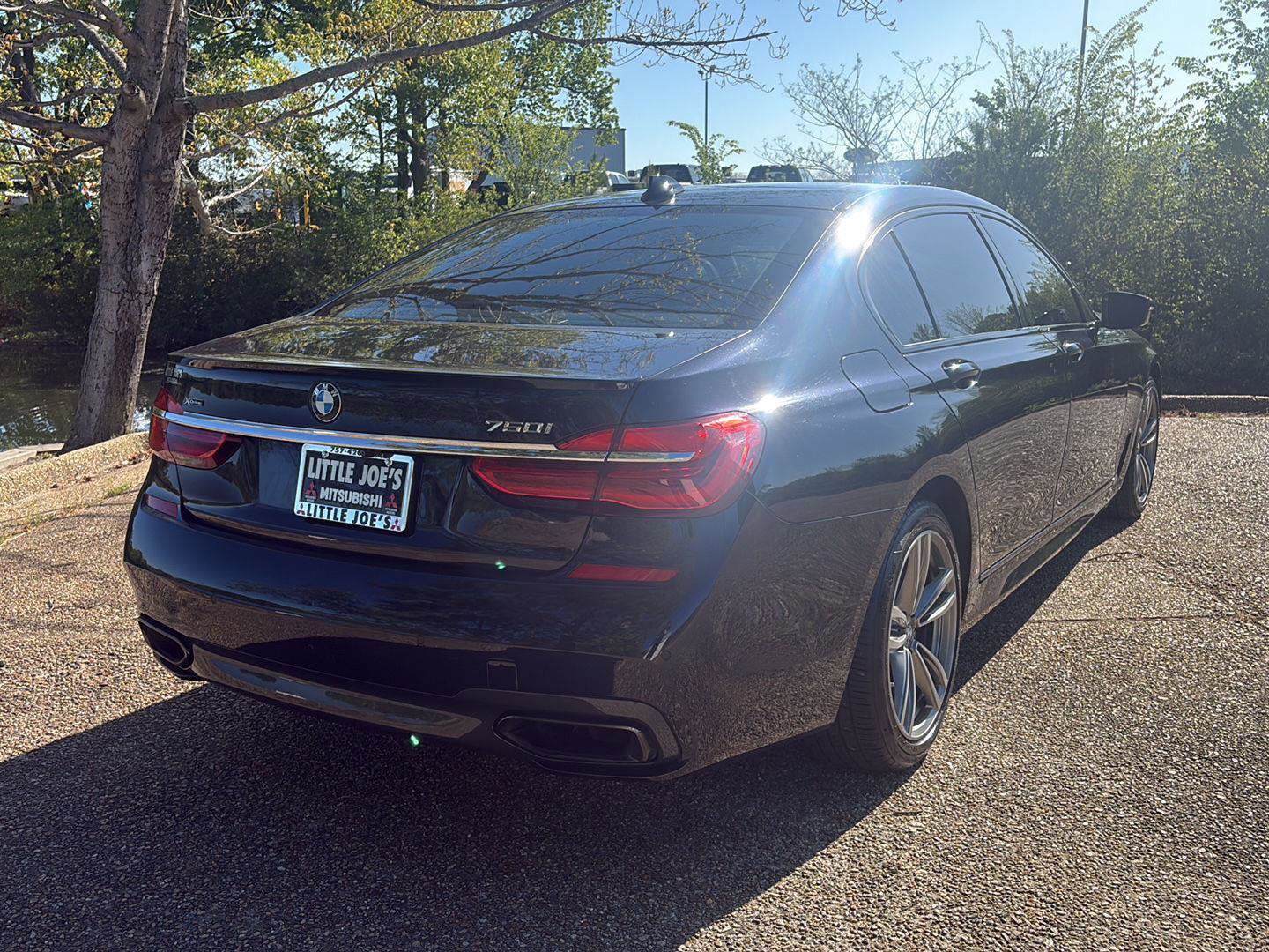 Used 2018 BMW 750i xDrive AWD/4WD image 4