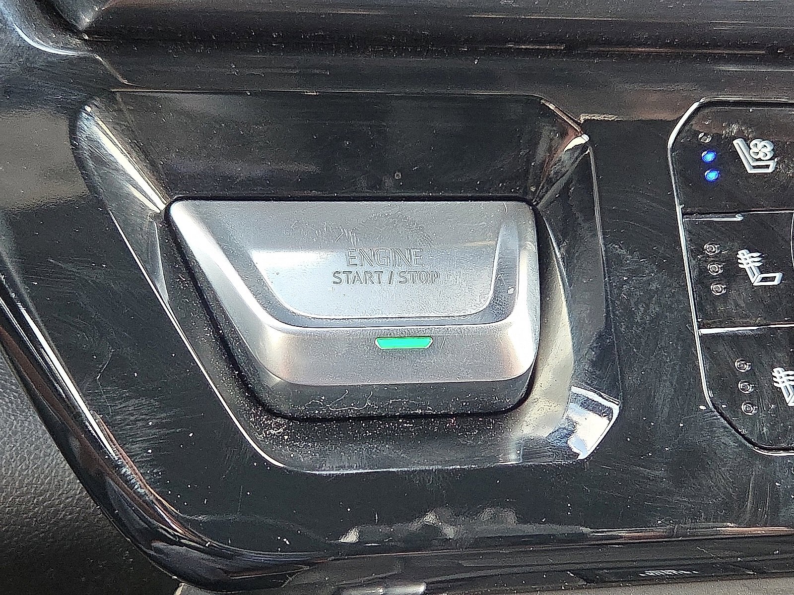 Used 2025 GMC Sierra 2500 Denali Ultimate w/ Max Trailering Package image 20