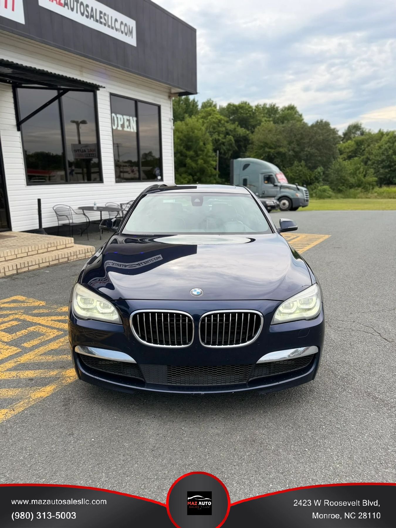 Used 2015 BMW 750Li xDrive AWD/4WD image 2