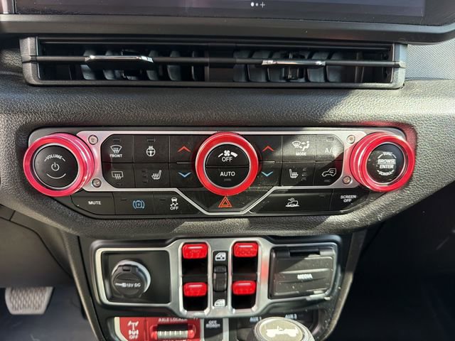 Used 2024 Jeep Wrangler Unlimited AWD/4WD image 20