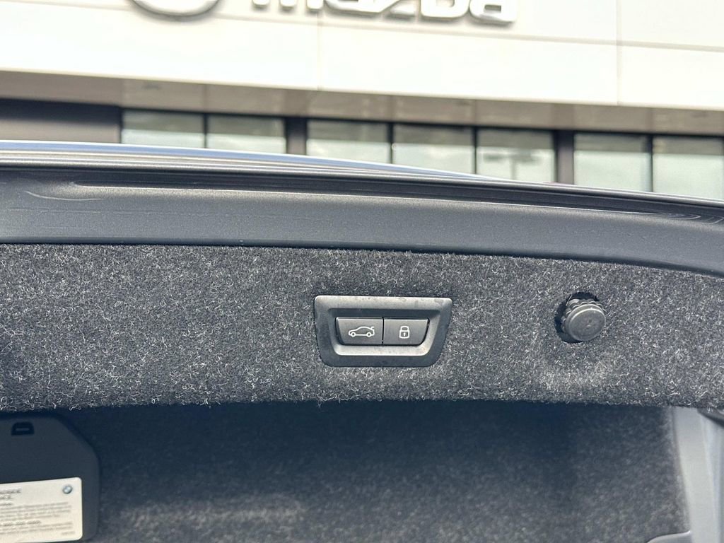 Used 2023 BMW 530i xDrive w/ Premium Package image 32