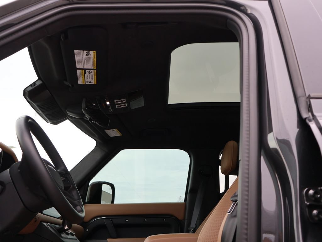 Certified 2025 Land Rover Defender 110 X AWD/4WD image 37