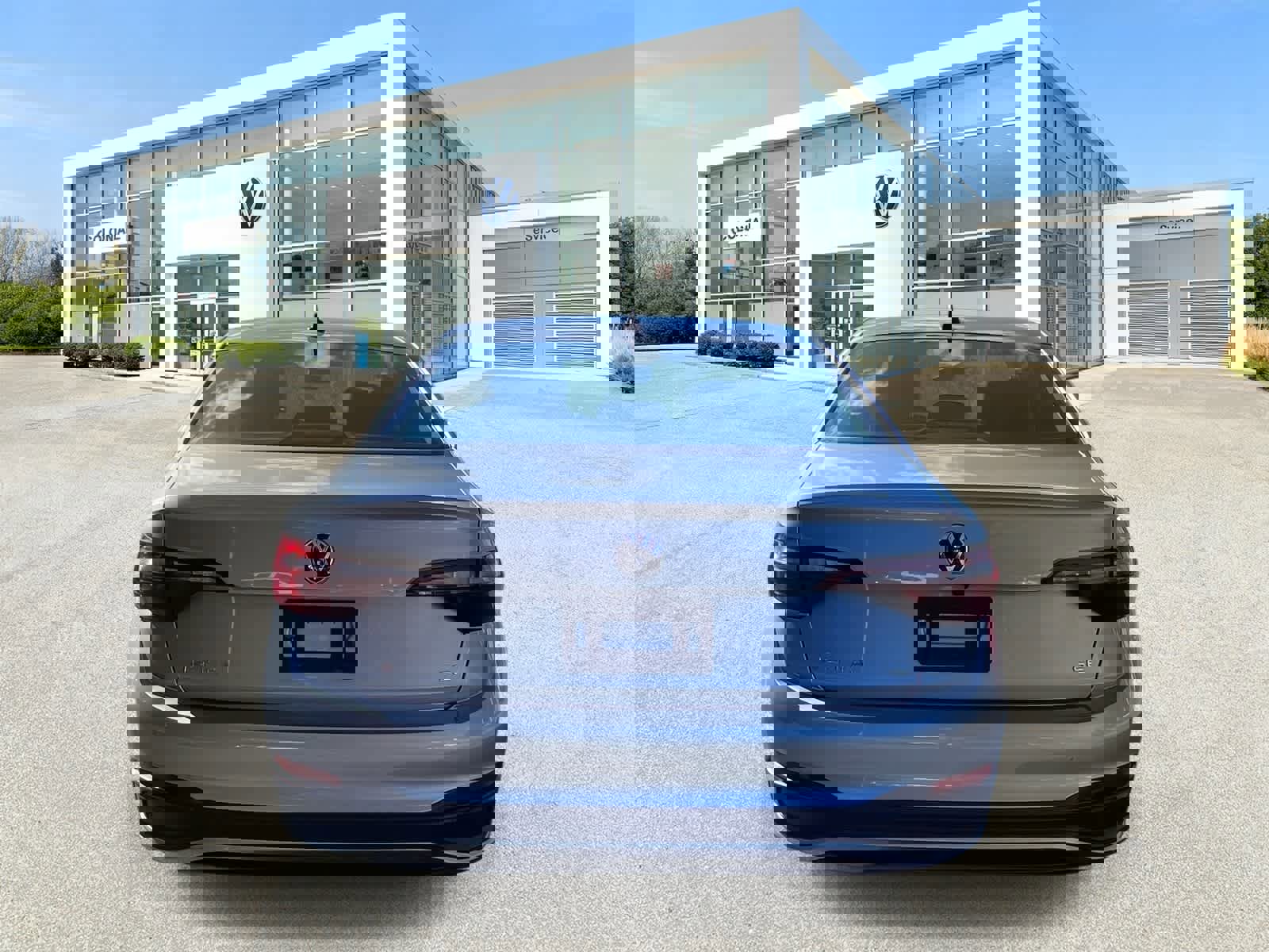 Certified 2022 Volkswagen Jetta SE image 4