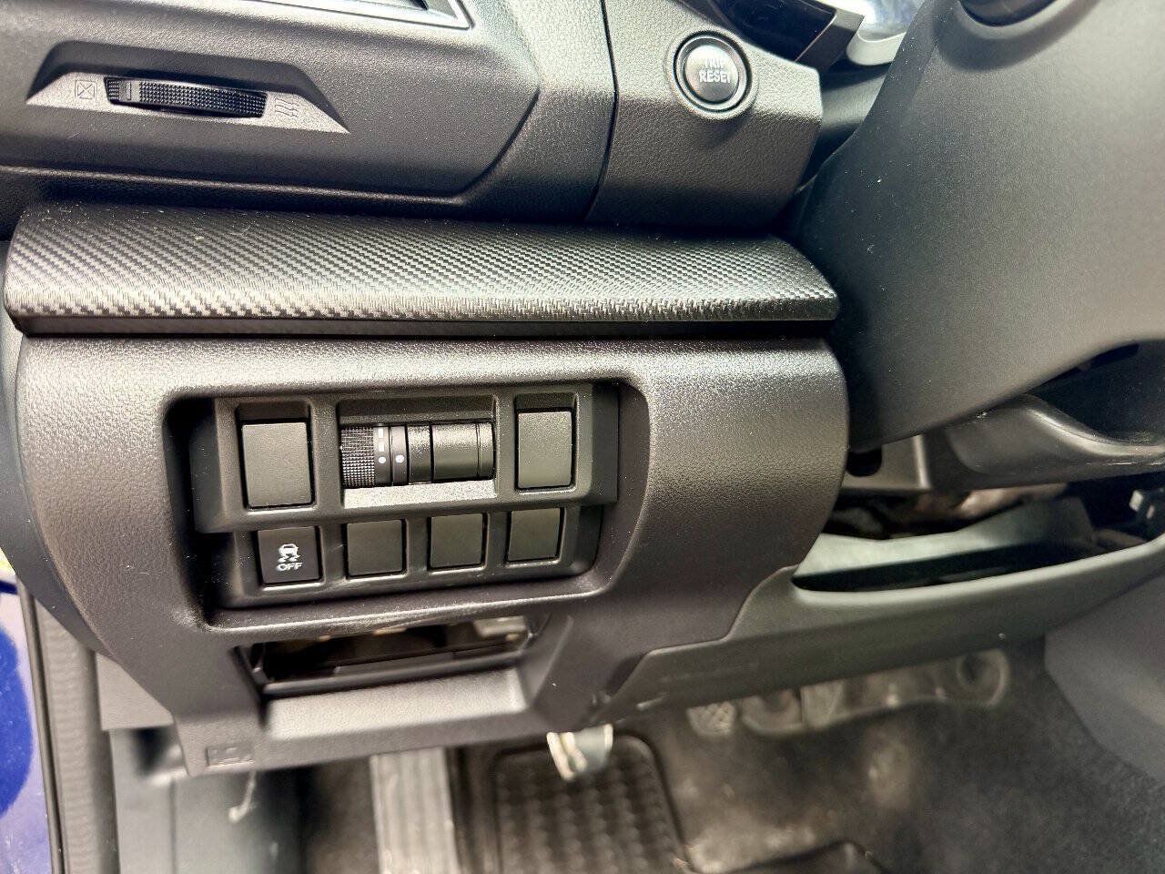 Used 2018 Subaru Impreza 2.0i AWD/4WD image 32