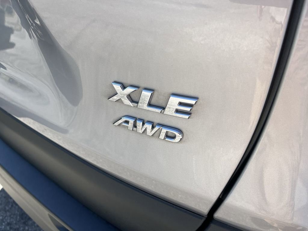 Used 2025 Toyota RAV4 XLE w/ Convenience Package AWD/4WD image 9