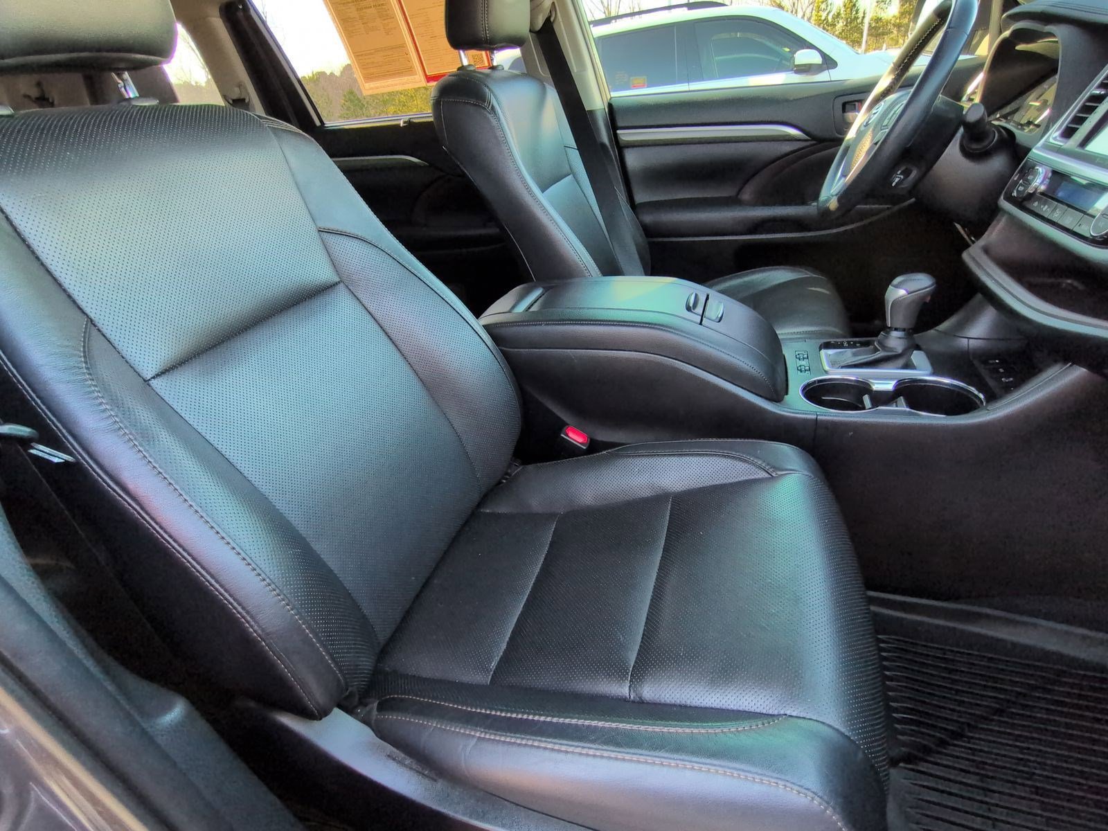 Used 2019 Toyota Highlander Limited image 34