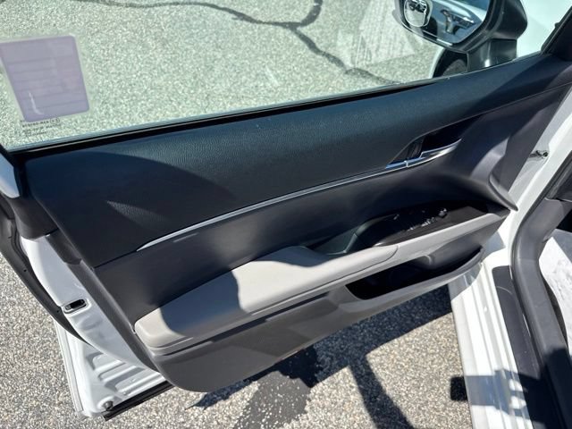 Used 2021 Toyota Camry LE FWD image 12