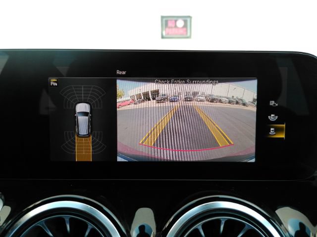 Used 2023 Mercedes-Benz EQB 300 4MATIC image 11