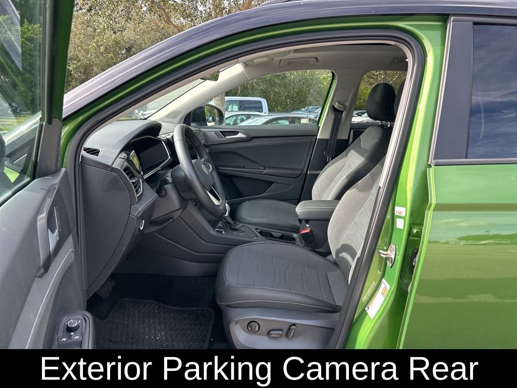 Certified 2025 Volkswagen Taos SE image 15