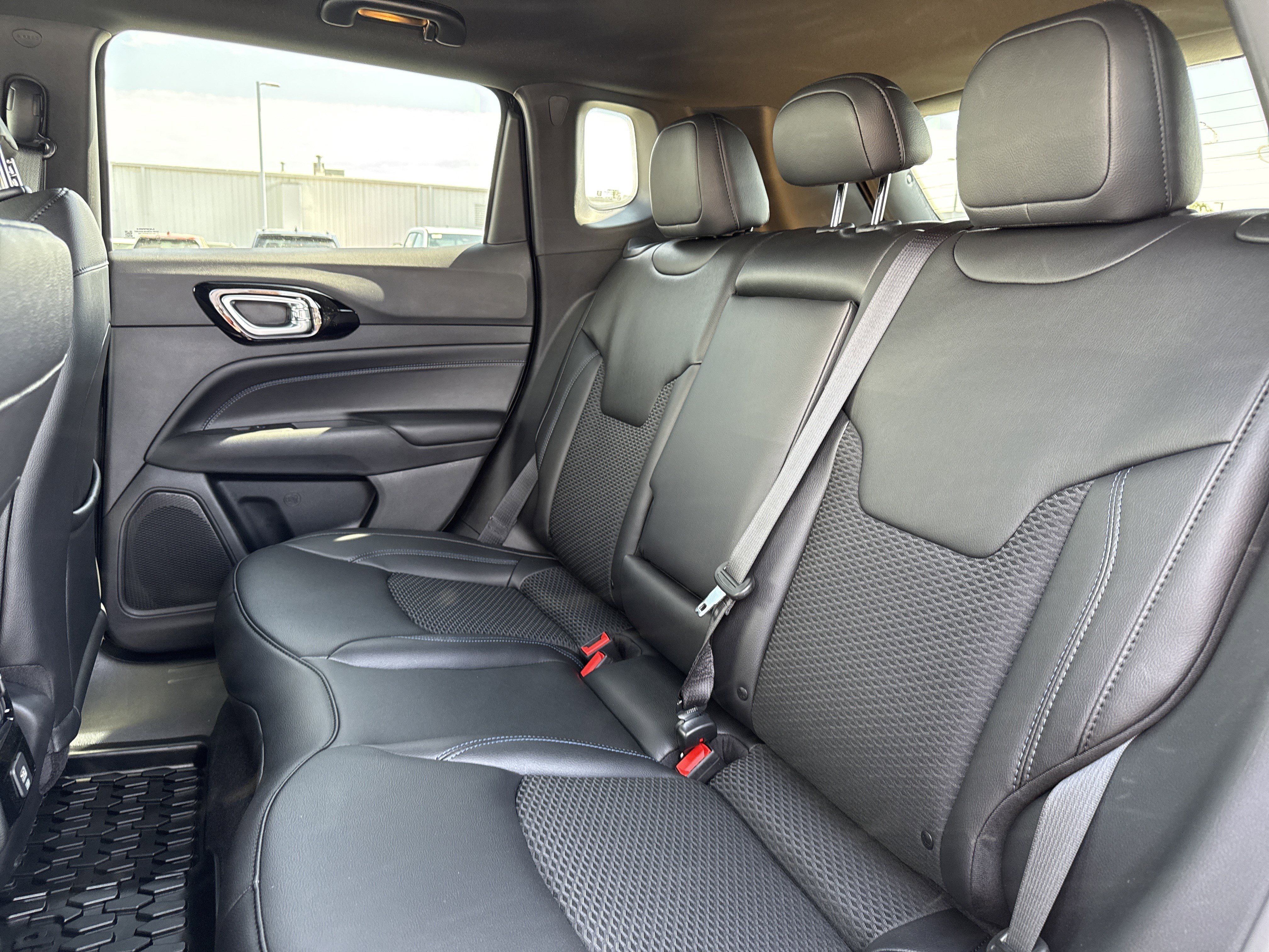 New 2026 Jeep Compass Latitude image 29