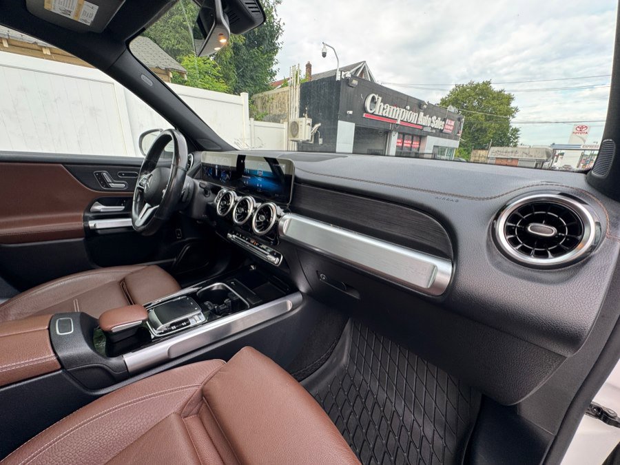 Used 2020 Mercedes-Benz GLB 250 4MATIC image 42