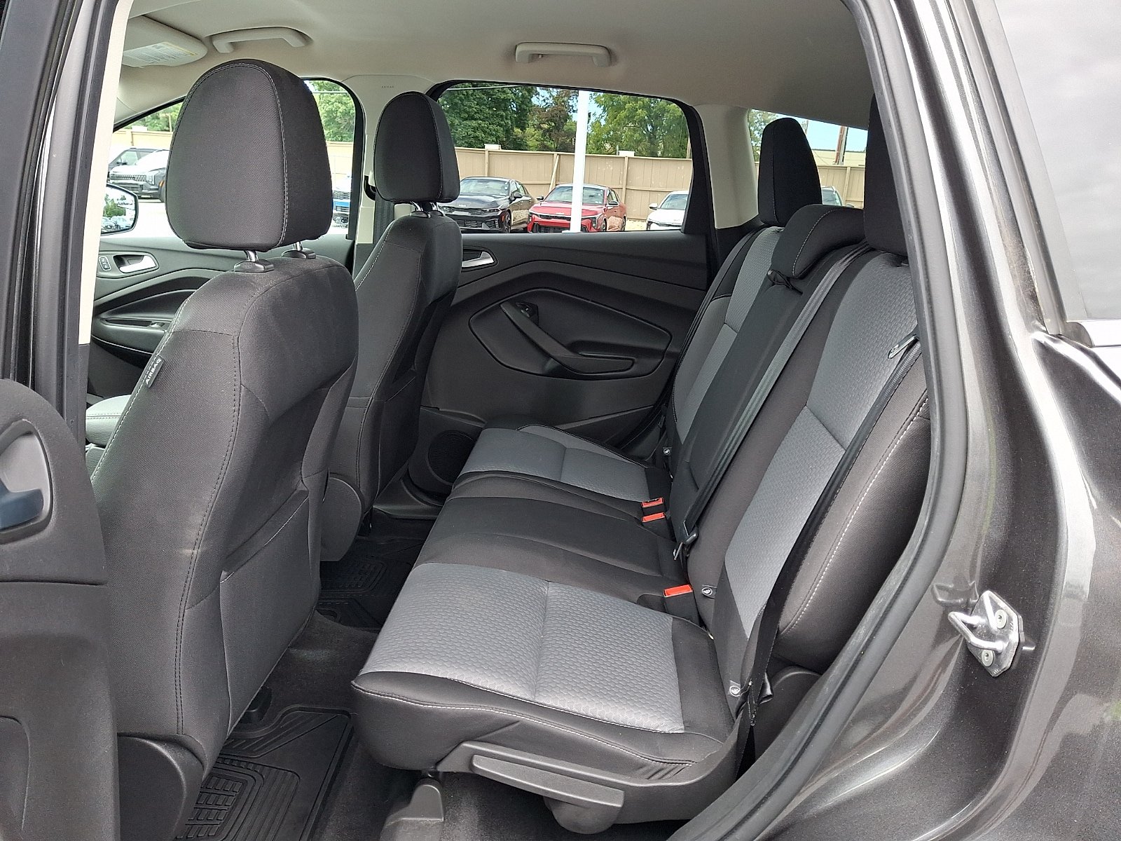 Used 2017 Ford Escape SE w/ SE Cold Weather Package AWD/4WD image 11