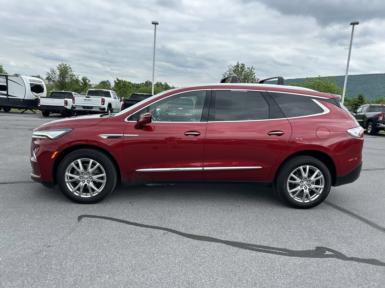Used 2023 Buick Enclave Premium w/ Experience Buick Package AWD/4WD image 4