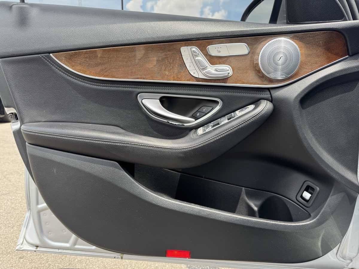 Used 2016 Mercedes-Benz C 300 4MATIC Sedan image 24
