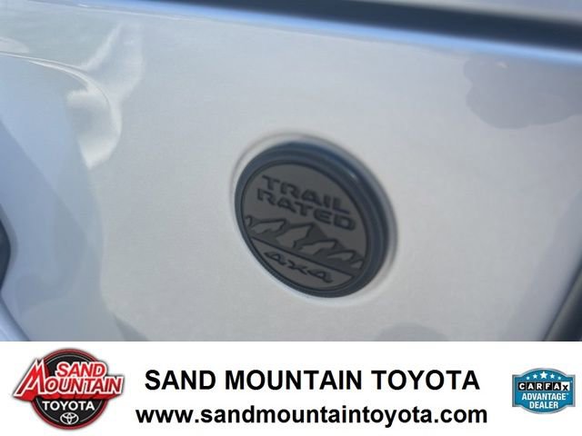 Used 2024 Jeep Gladiator Sport AWD/4WD image 9