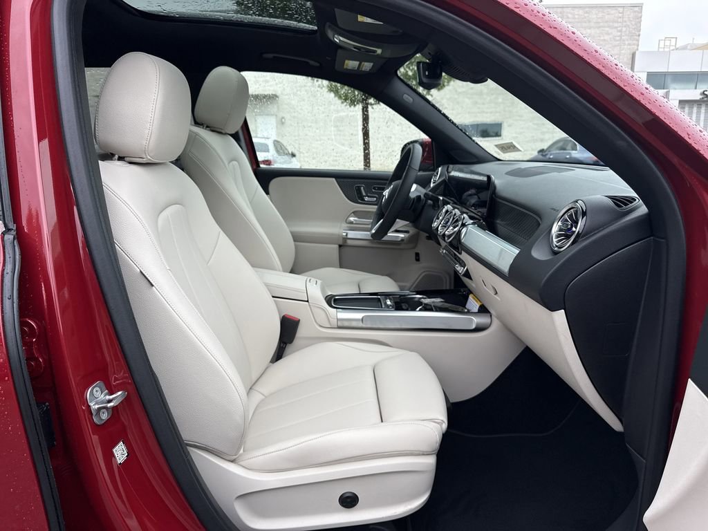 New 2025 Mercedes-Benz GLB 250 image 20