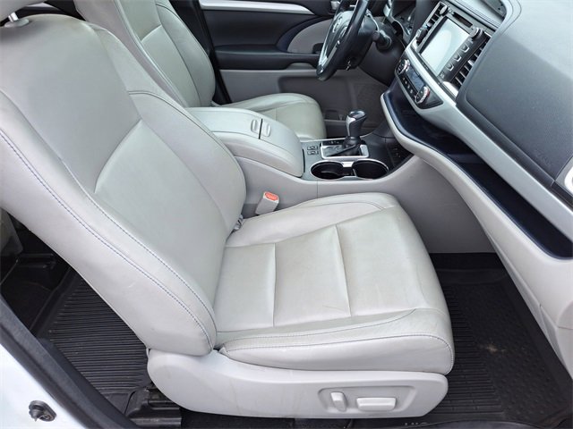 Used 2018 Toyota Highlander XLE image 25