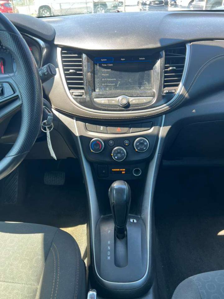 Used 2018 Chevrolet Trax LS FWD image 22