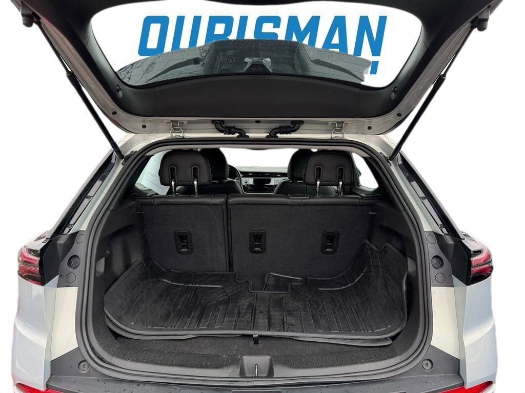 Used 2023 Chevrolet Bolt EUV Premier w/ Sun & Sound Package image 38