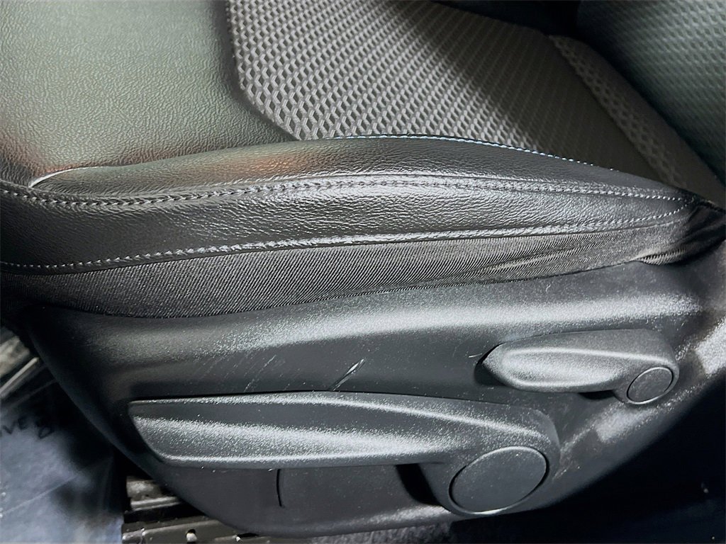 Used 2024 Jeep Compass Latitude image 17