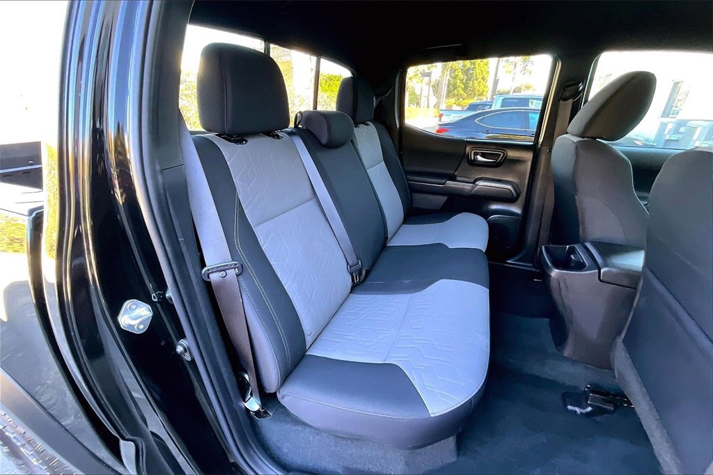 Certified 2023 Toyota Tacoma TRD Off-Road image 26