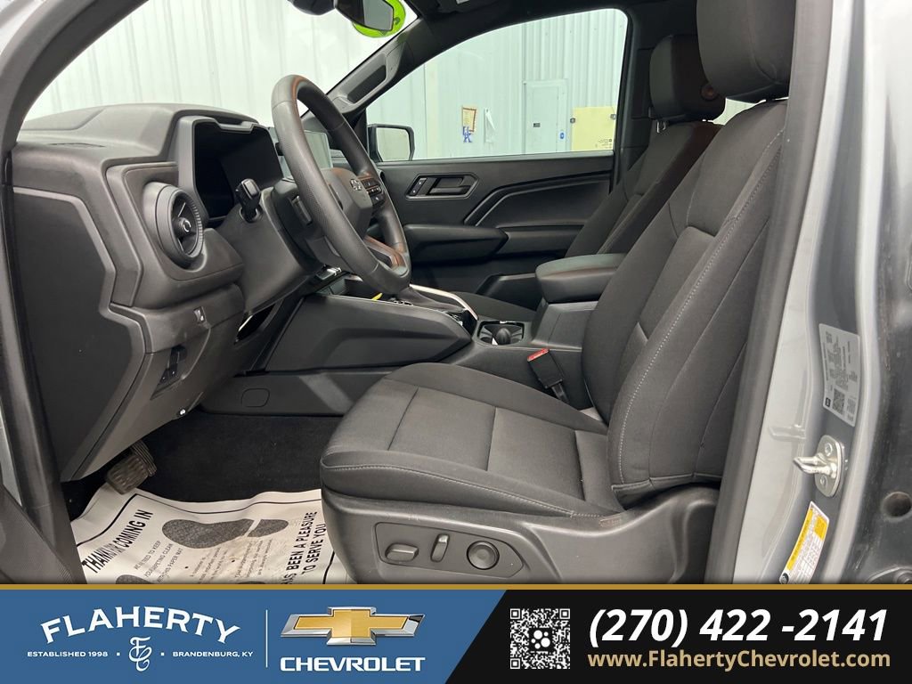 Used 2024 Chevrolet Colorado Trail Boss w/ Technology Package image 9