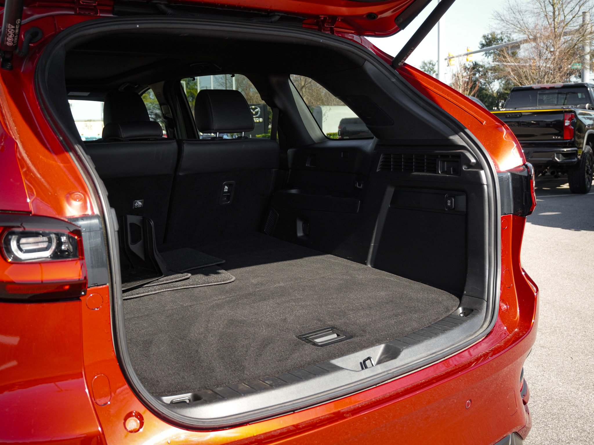 Certified 2025 MAZDA CX-70 3.3 Turbo S w/ Premium Package image 32