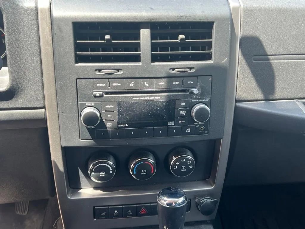 Used 2012 Jeep Liberty Sport AWD/4WD image 13