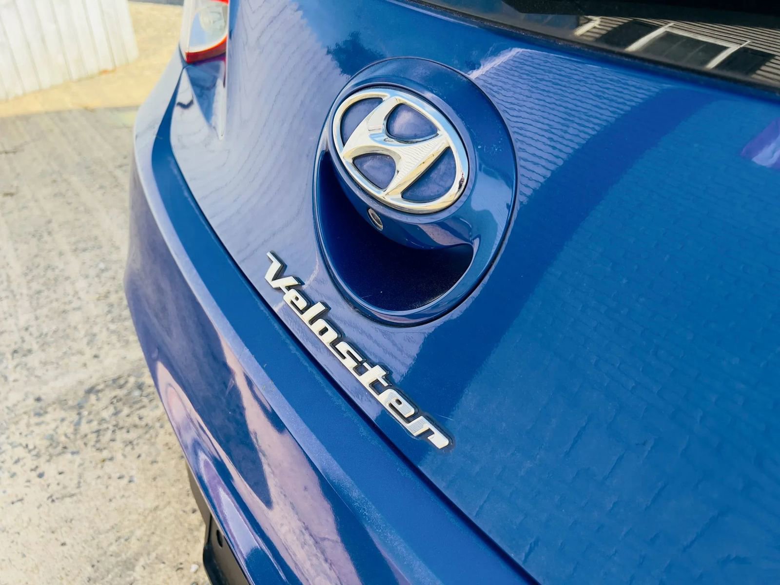 Used 2014 Hyundai Veloster Turbo R-Spec image 7