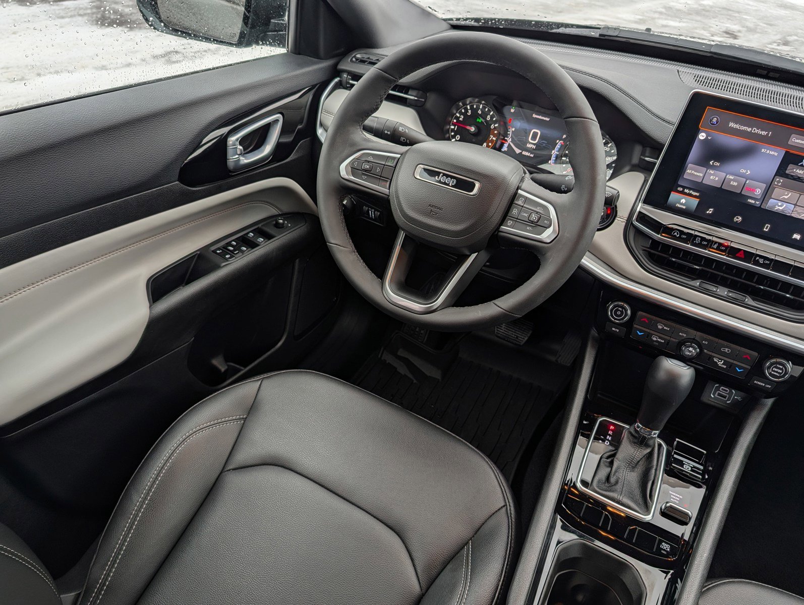 Used 2025 Jeep Compass Limited image 9