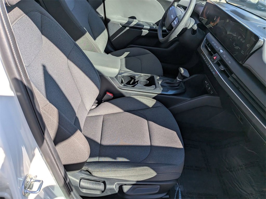 Used 2025 Kia K4 LXS image 27