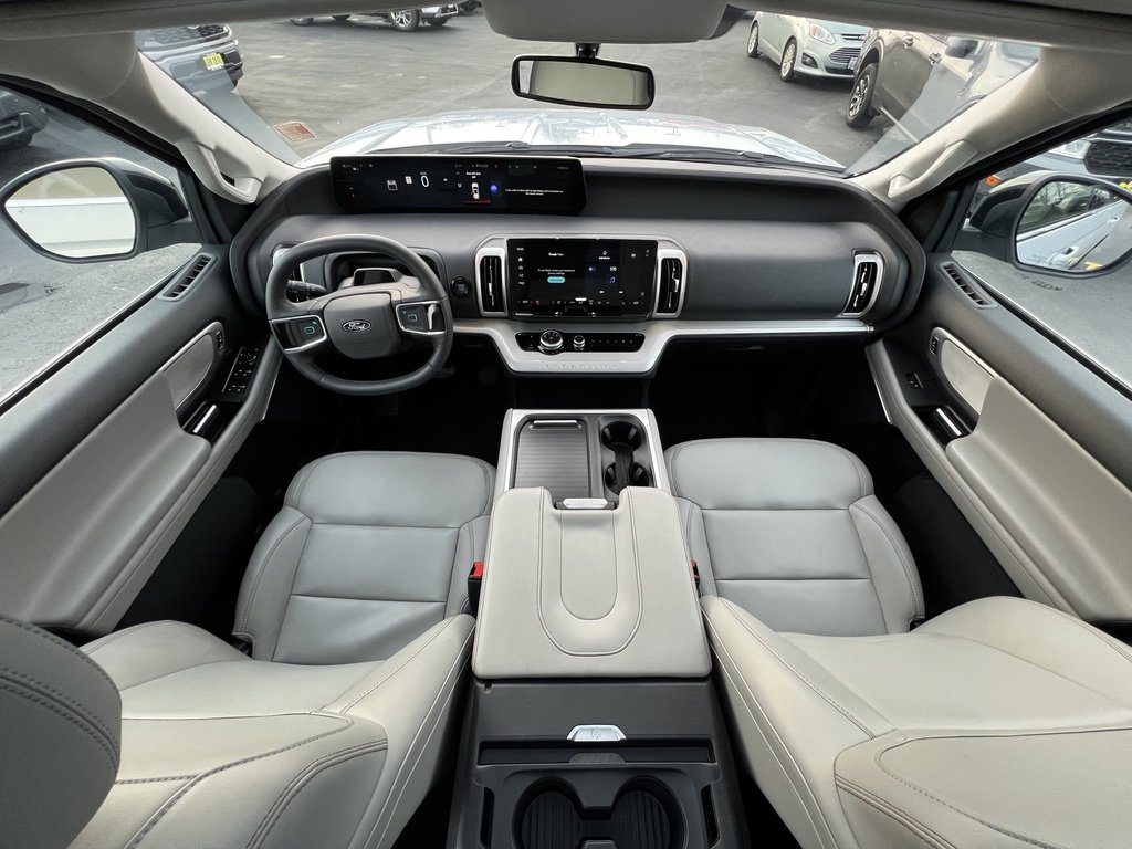 Certified 2025 Ford Expedition Active image 15