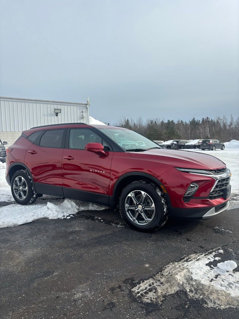Used 2023 Chevrolet Blazer LT w/ Convenience Package AWD/4WD image 3