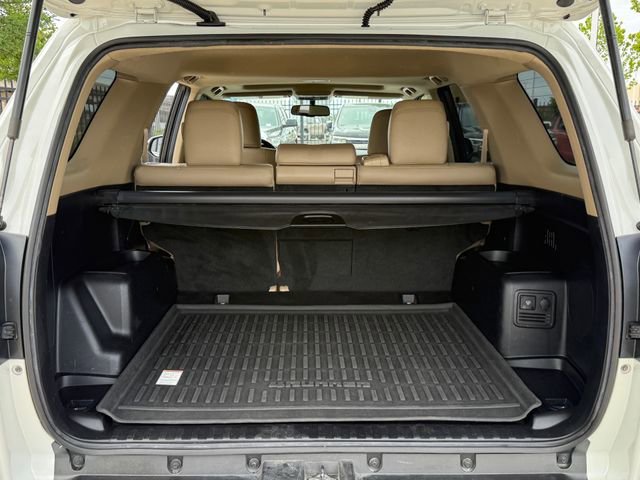 Used 2017 Toyota 4Runner Limited AWD/4WD image 29
