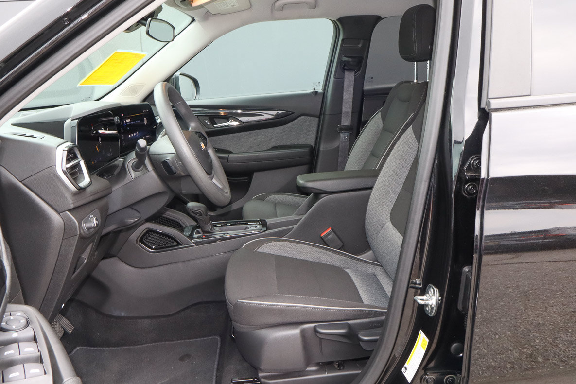 Used 2025 Chevrolet TrailBlazer LT FWD image 7